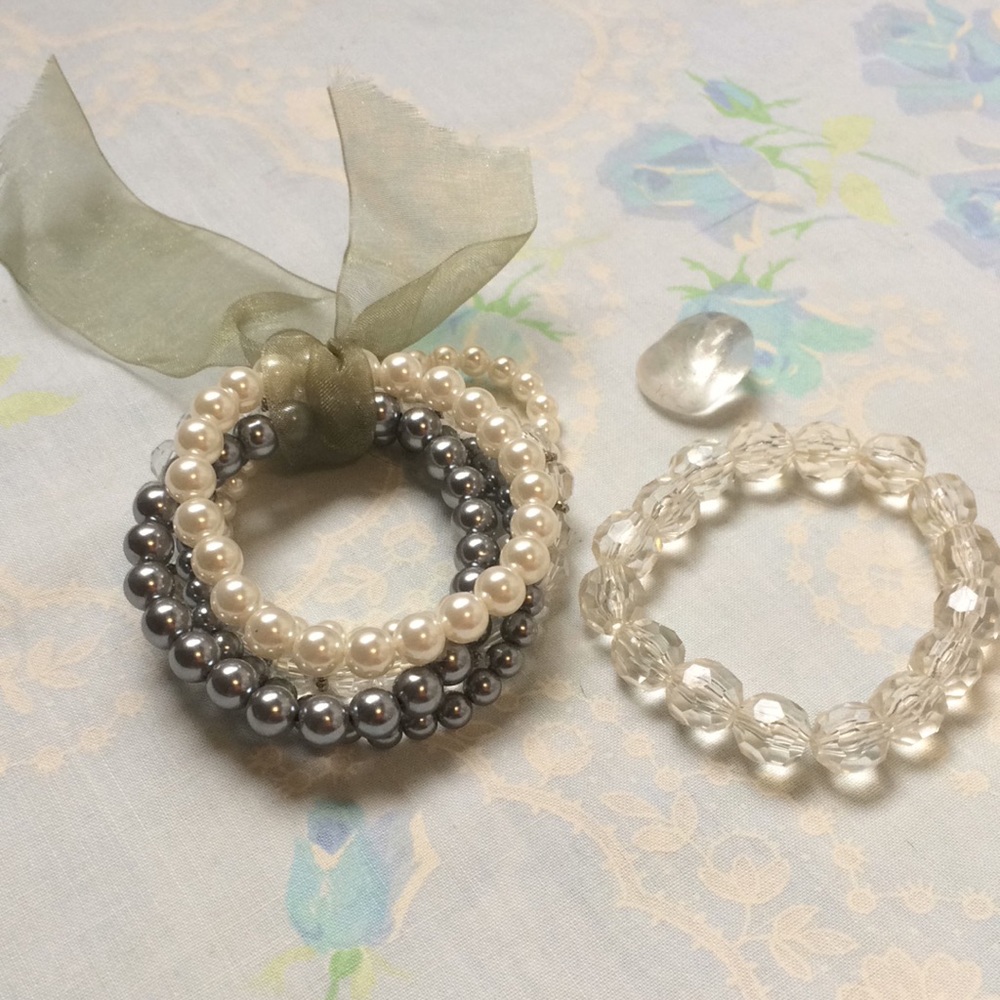 Free add on plastics bead bracelets